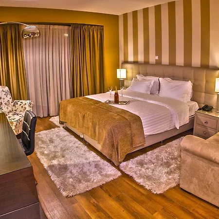 Diamond Living Ξενοδοχείο 3*