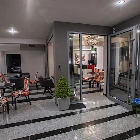 Ξενοδοχείο Diamond Living