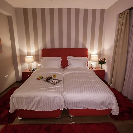 Diamond Living Δράμα