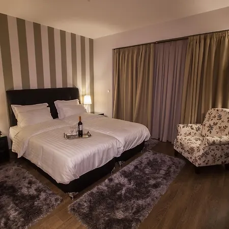 Ξενοδοχείο Diamond Living